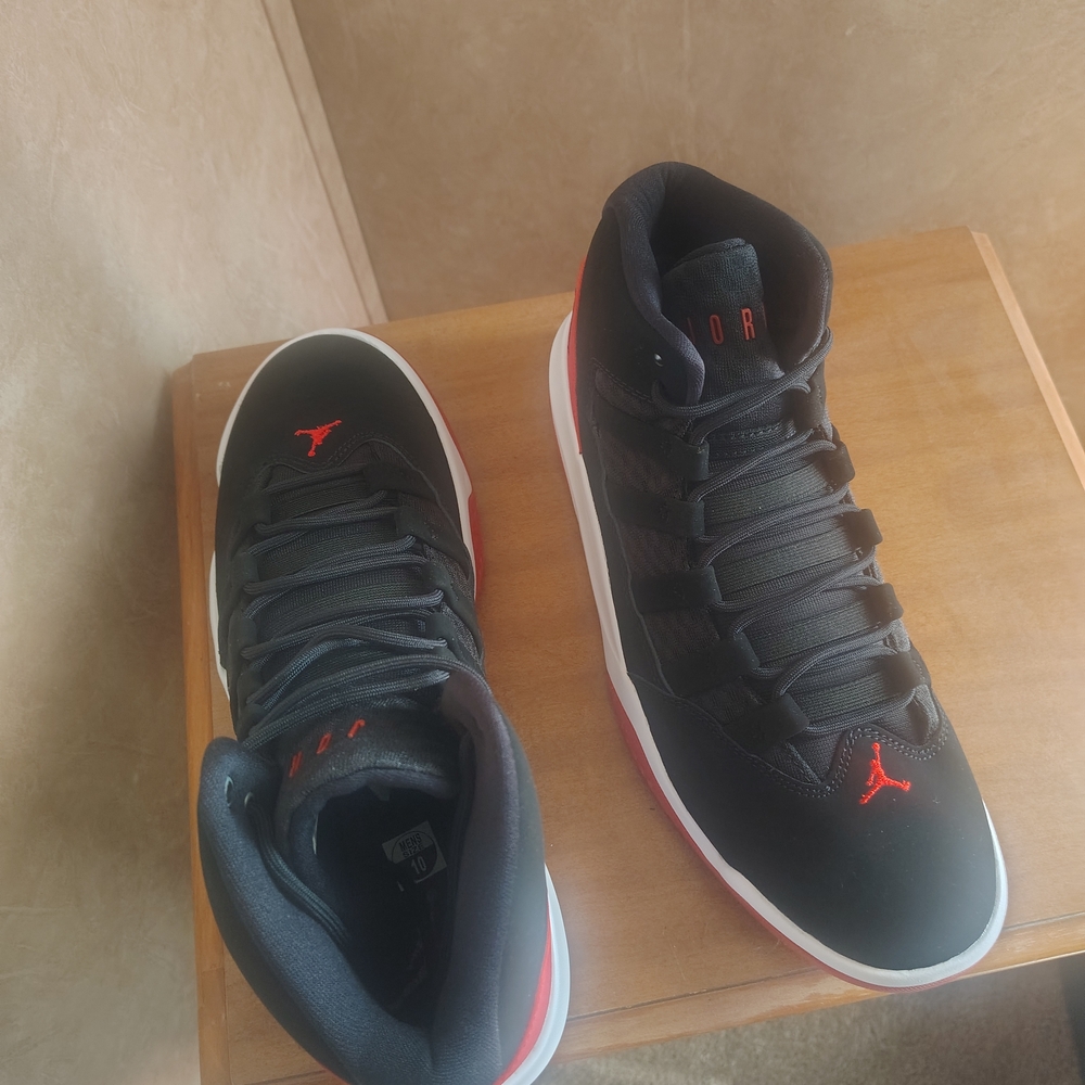 Jordan Men's Black and Red Sneakers - Picture 3 of 5